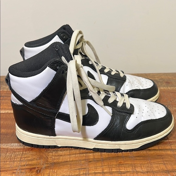 Nike Vintage Look Black and White Dunks, Womens 7 - Picture 1 of 9
